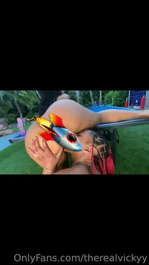 therealvickyy