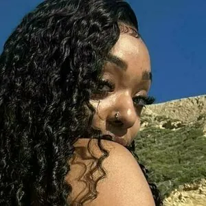 therealyellaa