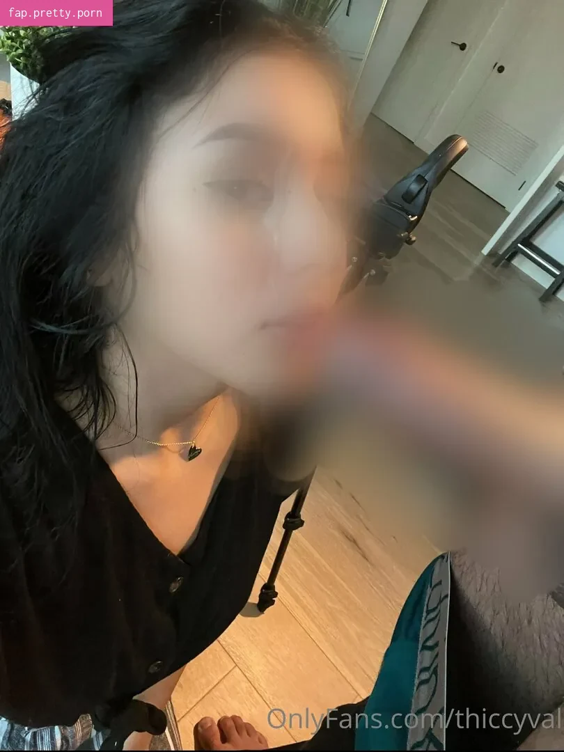 thiccyval - Photo #00