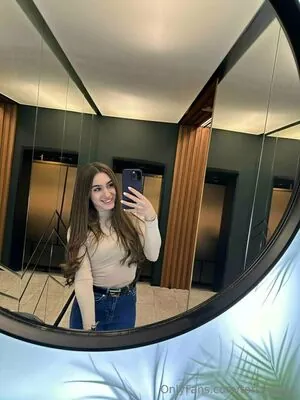 Tori_Hayes
