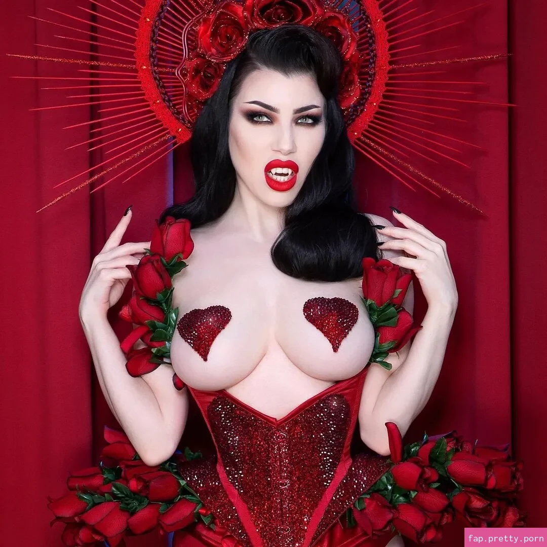Threnody In Velvet - Photo #01