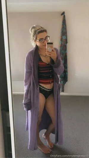 tinytemptress17