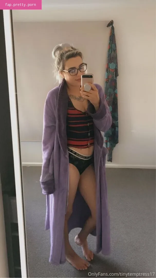 tinytemptress17 - Photo #45