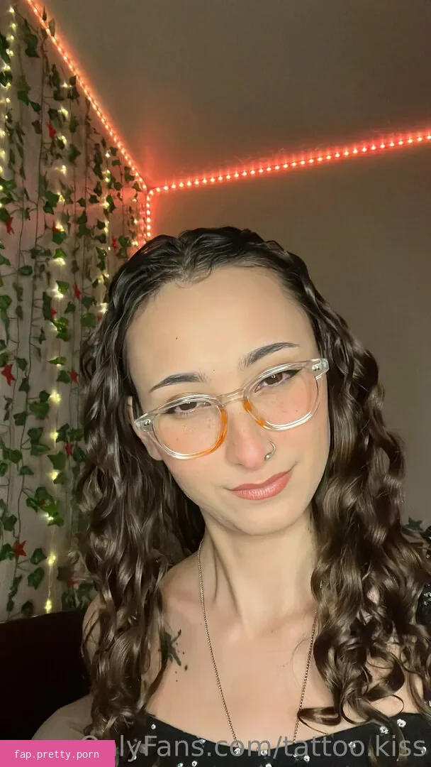 tattoo.kiss - Photo #14