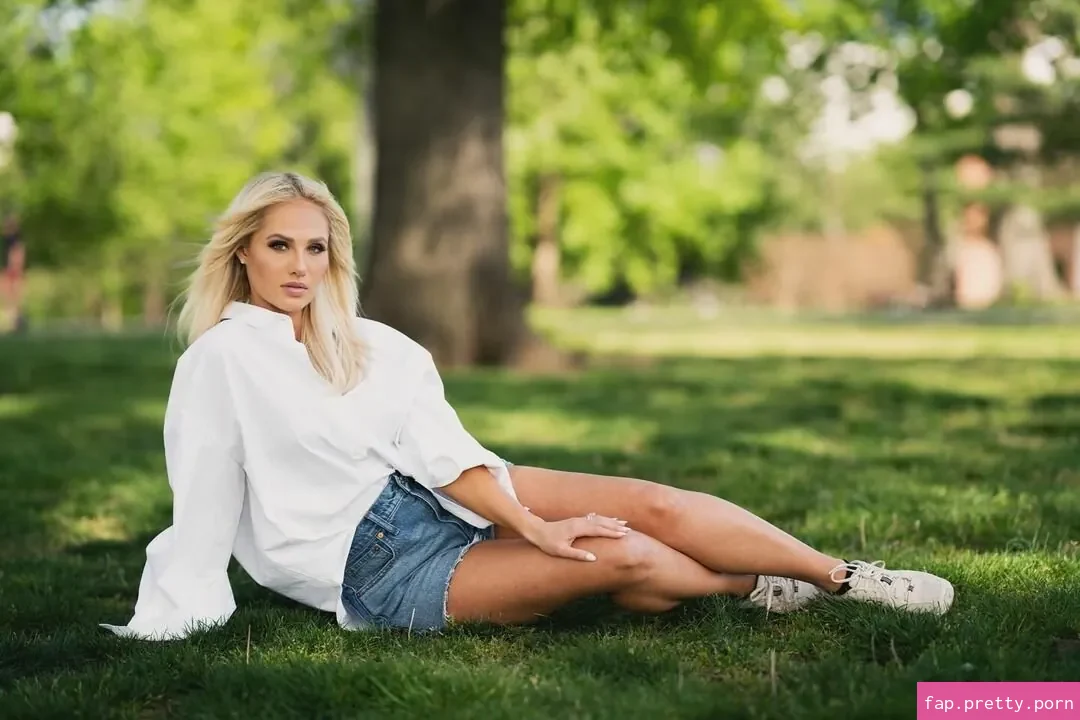 Tomi Lahren - Photo #46