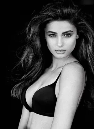 Taylor Marie Hill
