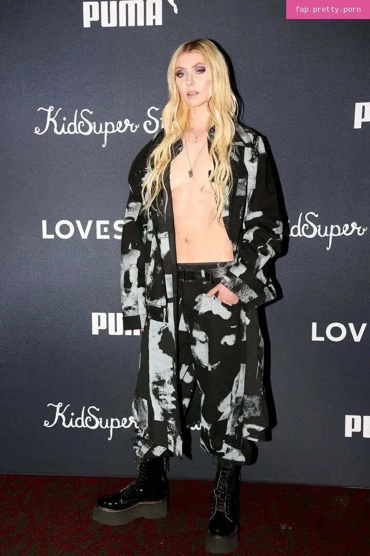 Taylor Momsen - Photo #65