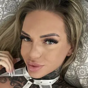 TS-MiaDeluxxe Transgirl