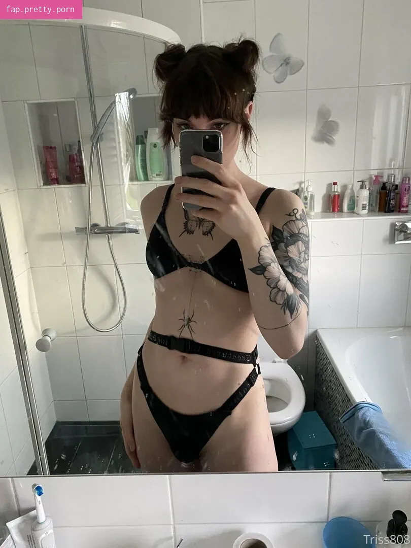 Triss808 - Photo #76