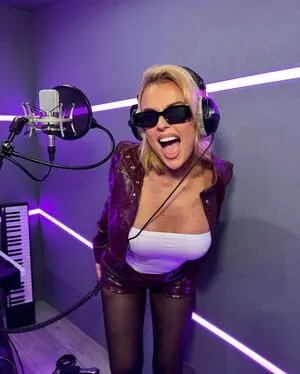Tallia Storm