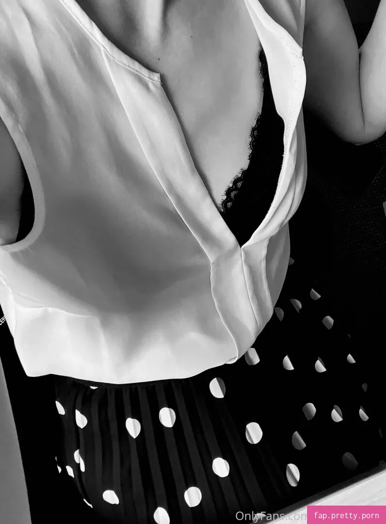 the.secretary - Photo #08