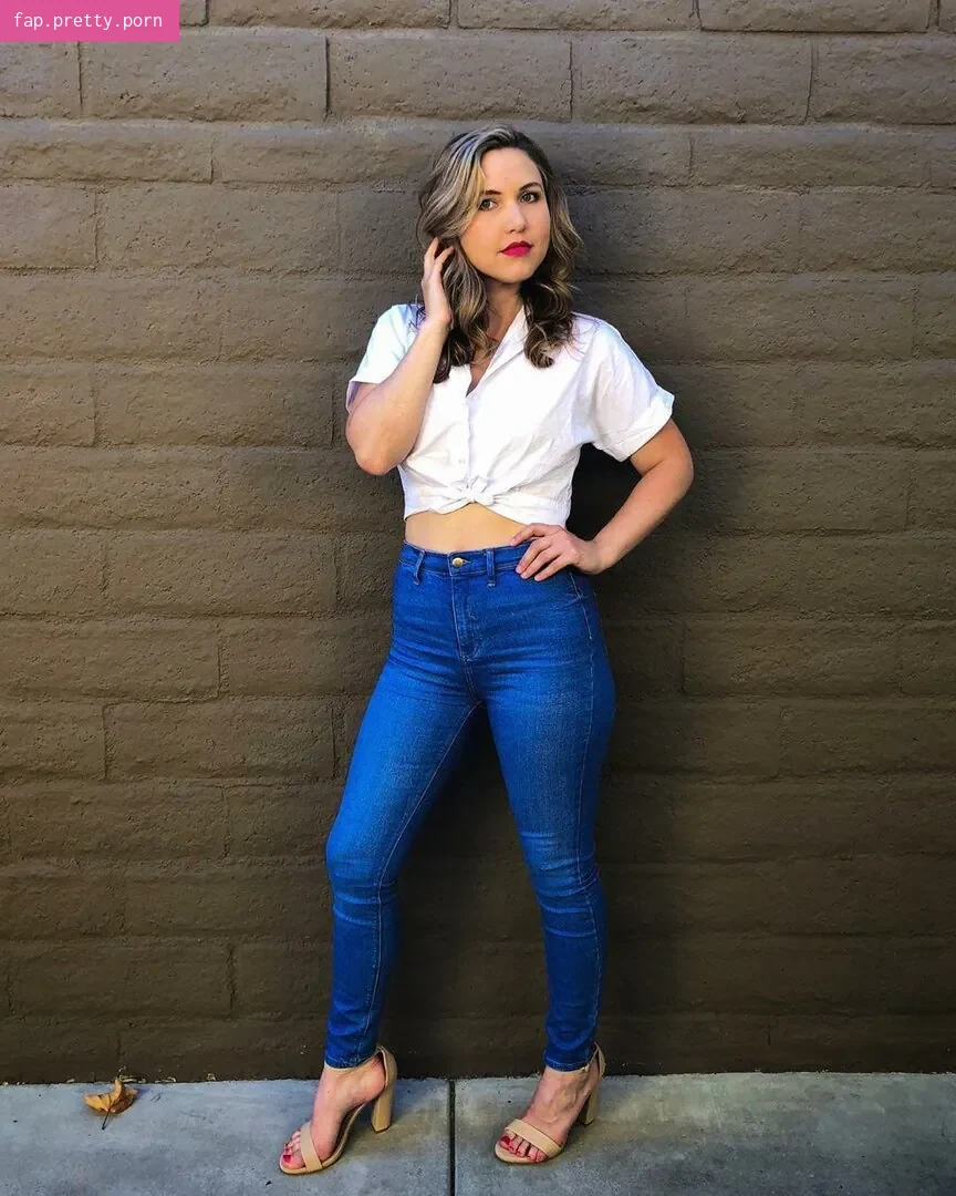 Taylor Tomlinson - Photo #50