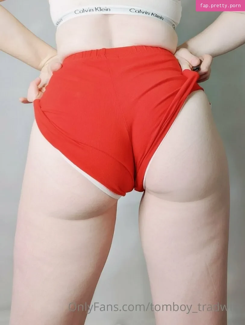 tomboy_tradwife - Photo #06