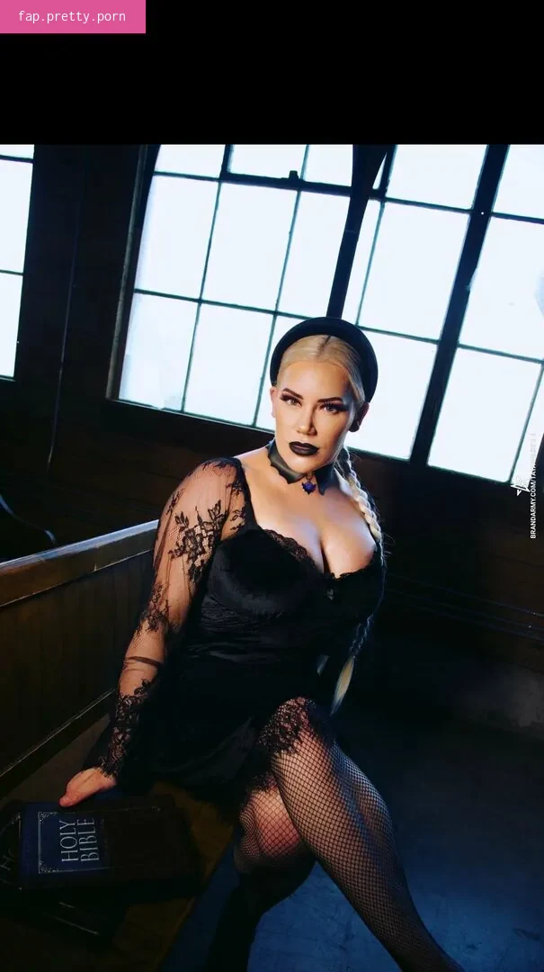 Taya Valkyrie - Photo #09