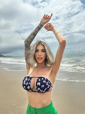 TS Vanessa9in