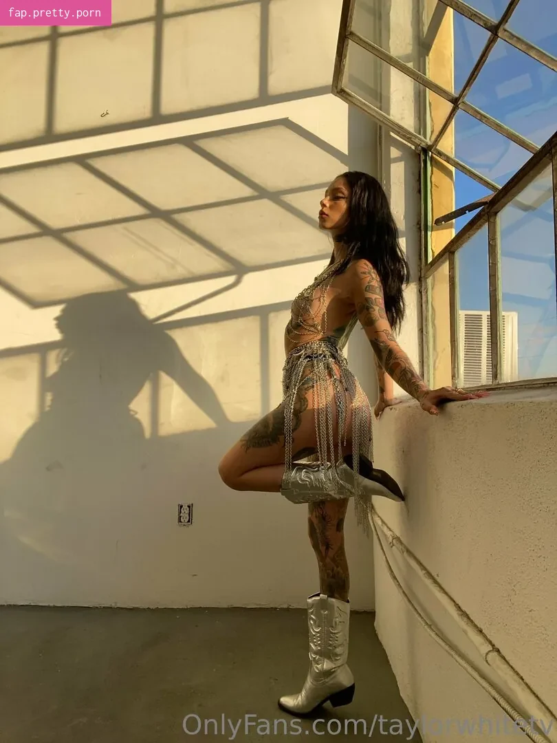 Taylor White - Photo #09