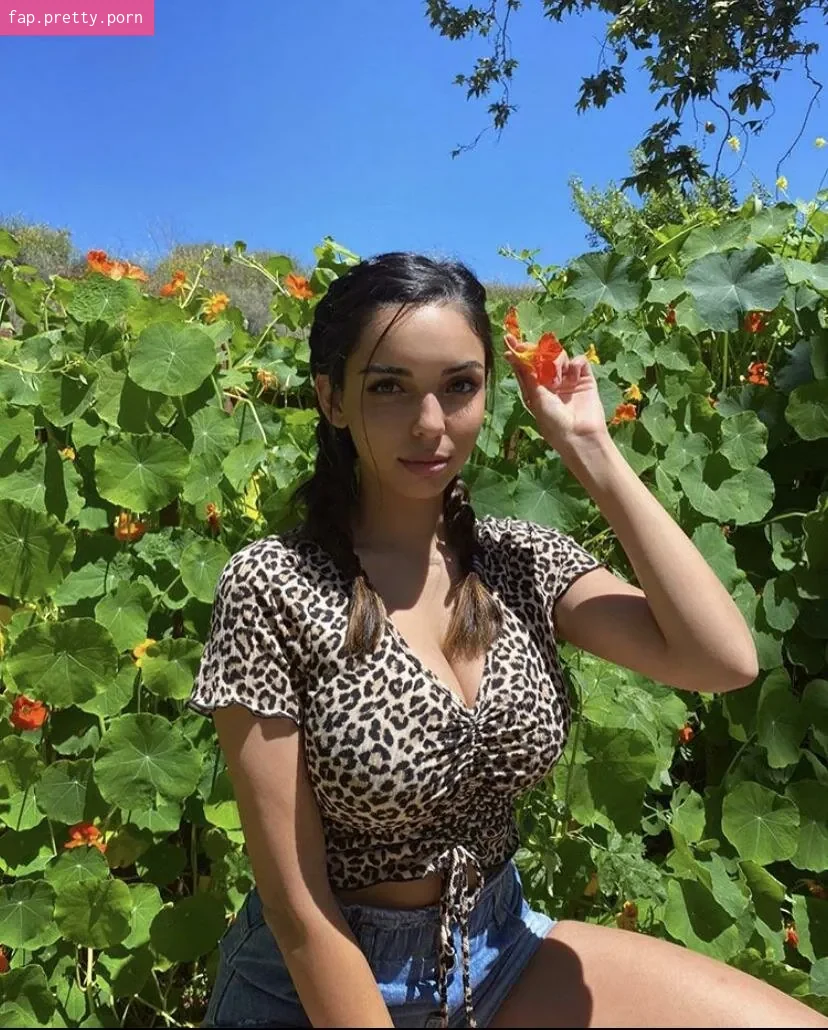 Tara Yazdi - Photo #78