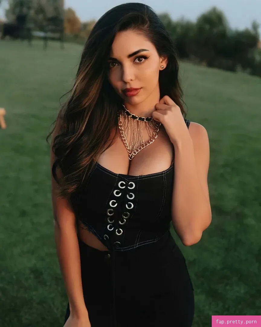 Tara Yazdi - Photo #05