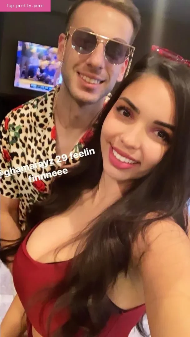 Tara Yazdi - Photo #24