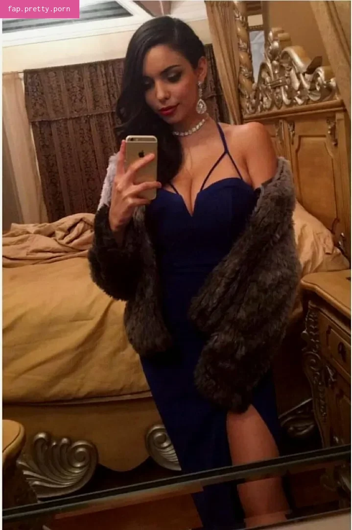Tara Yazdi - Photo #38