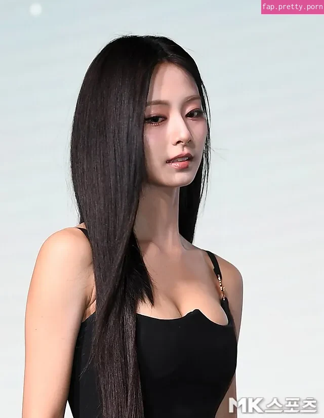 Tzuyu - Photo #37