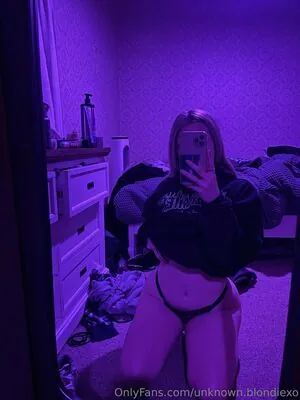 unknown.blondiexo
