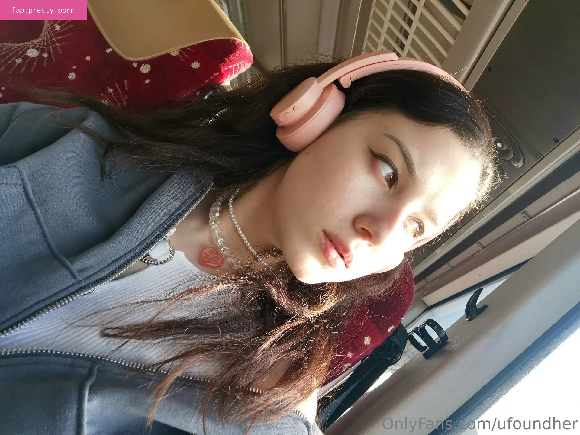 ufoundher - Photo #14