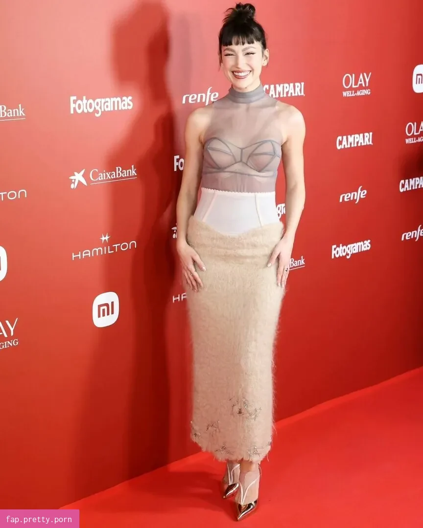 Úrsula Corberó - Photo #00