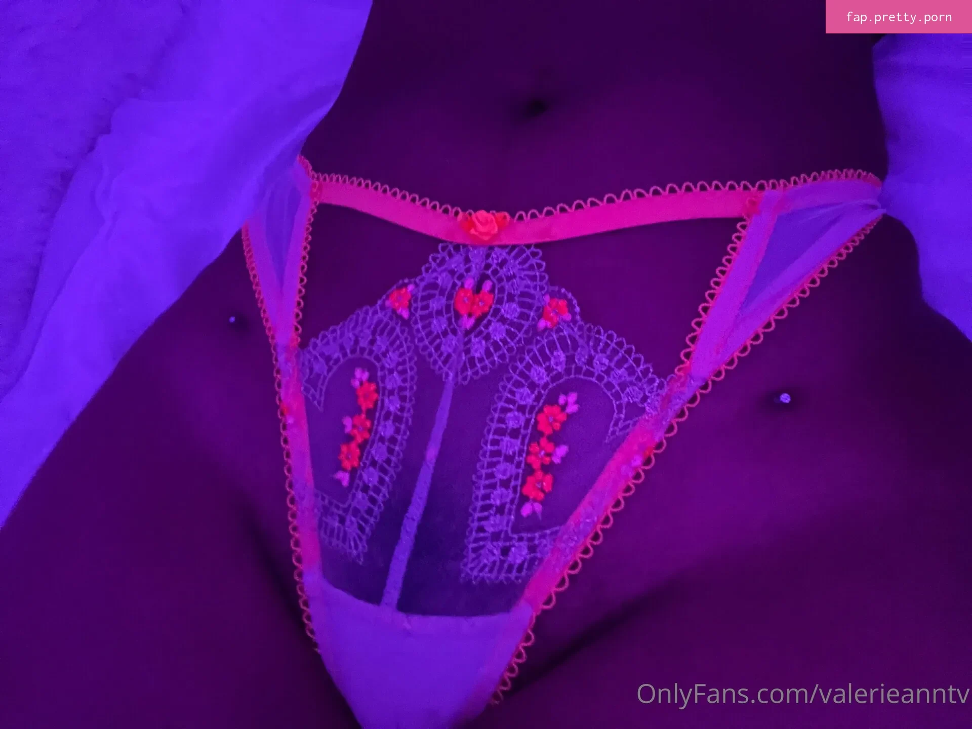 ValerieAnnTV - Photo #10