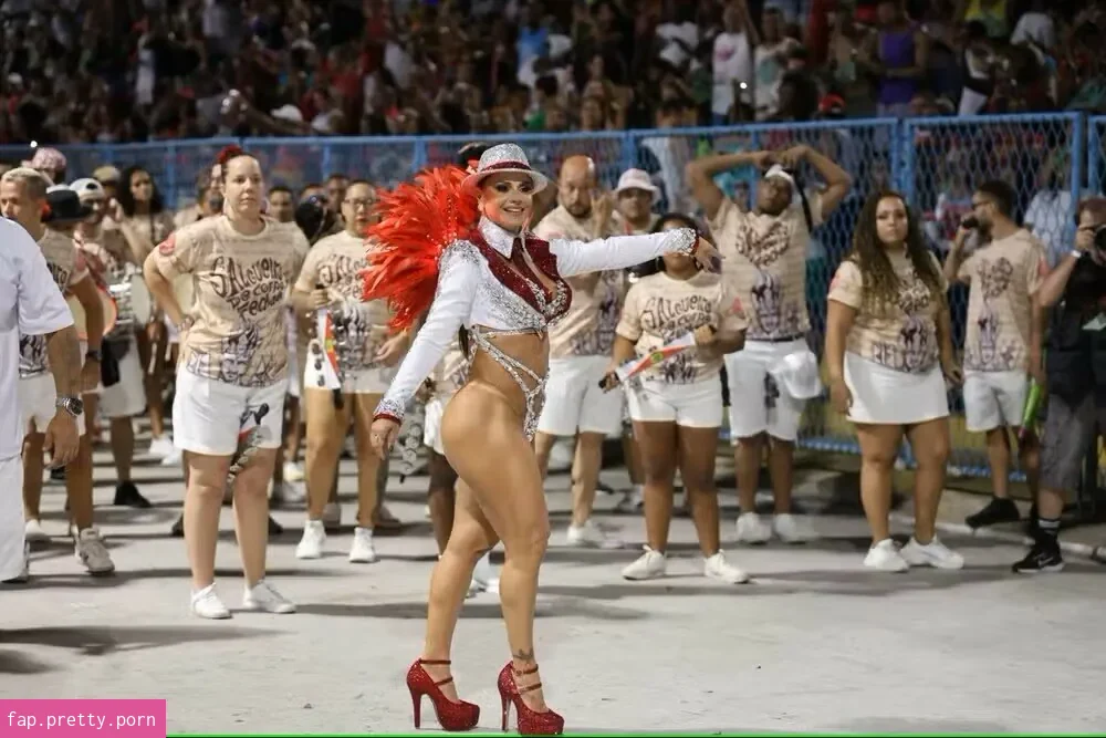 Viviane Araujo - Photo #07