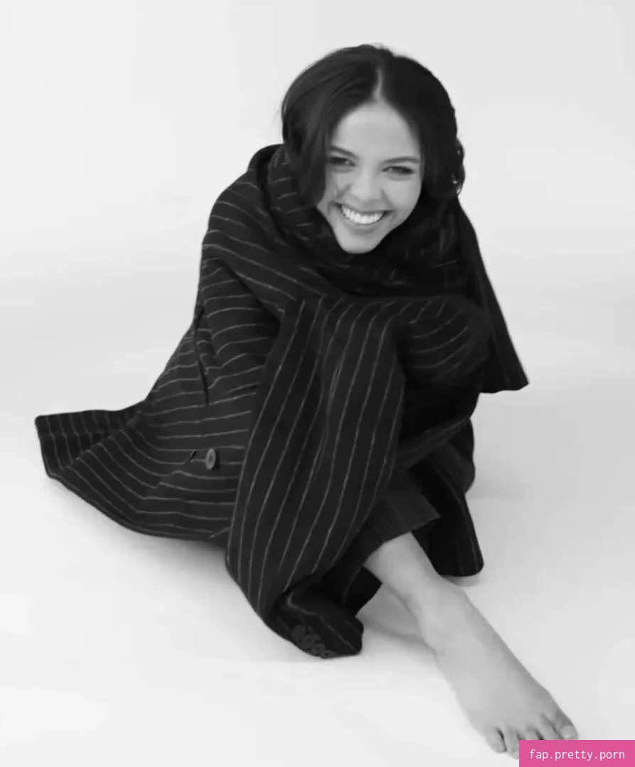 Vanessa Bauer - Photo #98