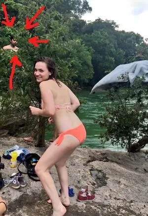 Violett Beane