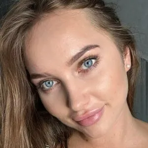 valeria_cherry1