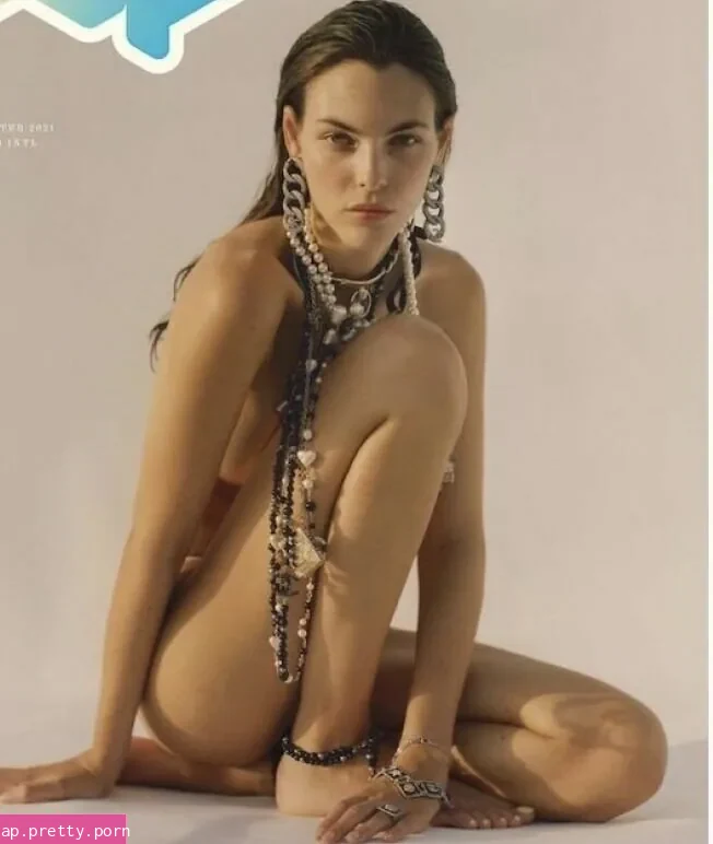 Vittoria Ceretti - Photo #43