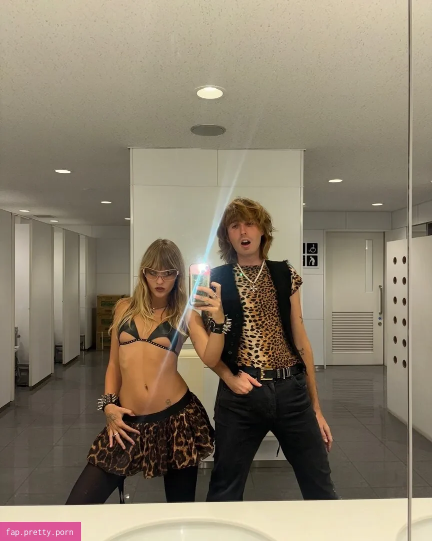 Victoria De Angelis - Photo #72