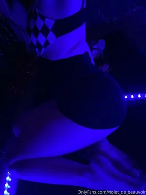 violet_de_beauvoir