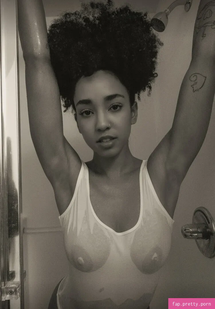 Victoria Esteve - Photo #03