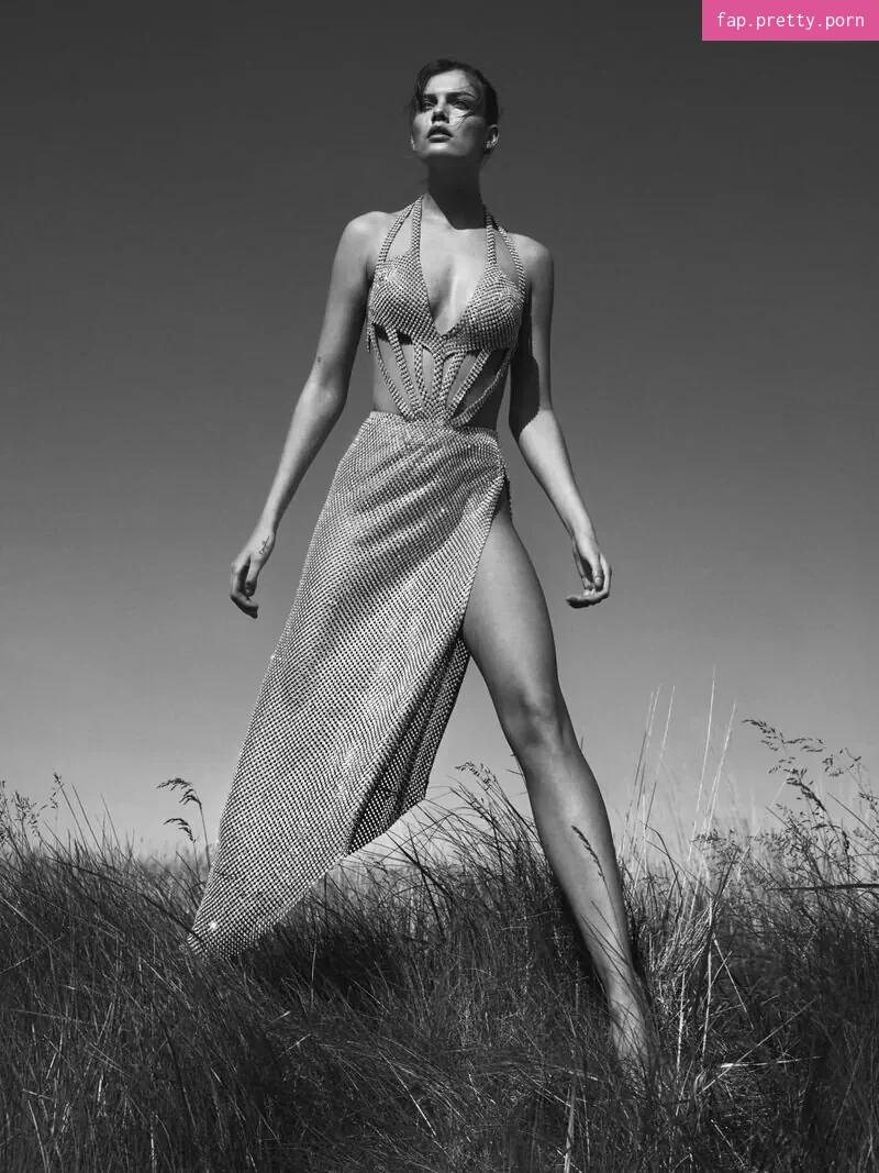 Vanessa Fuchs - Photo #02