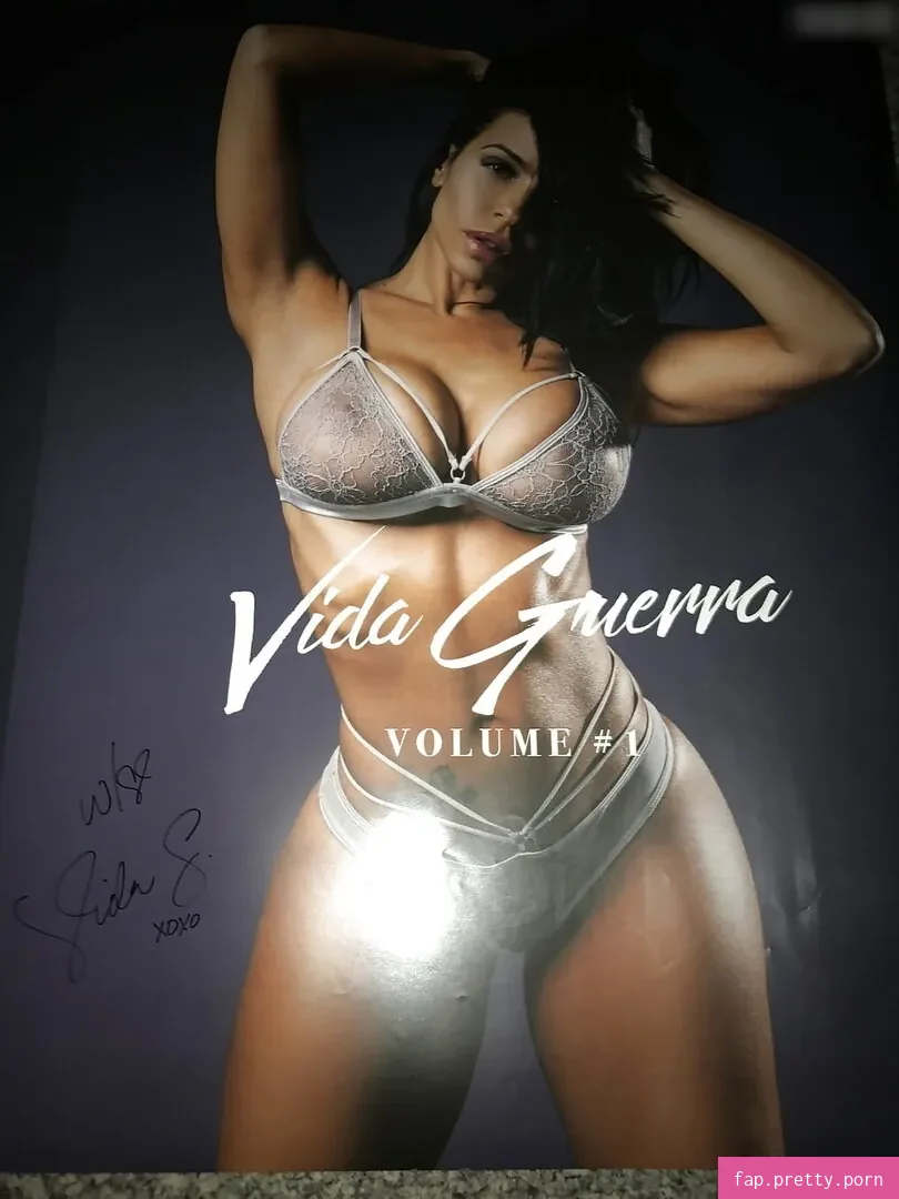 Vida Guerra - Photo #14