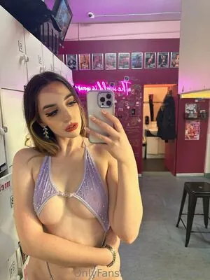 Violet Greyx