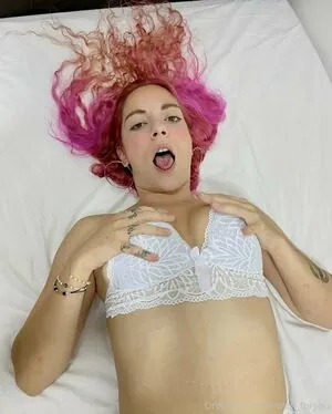 valen_hotwife
