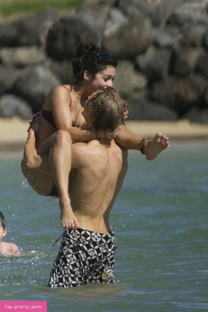 Vanessa Hudgens - Photo #48