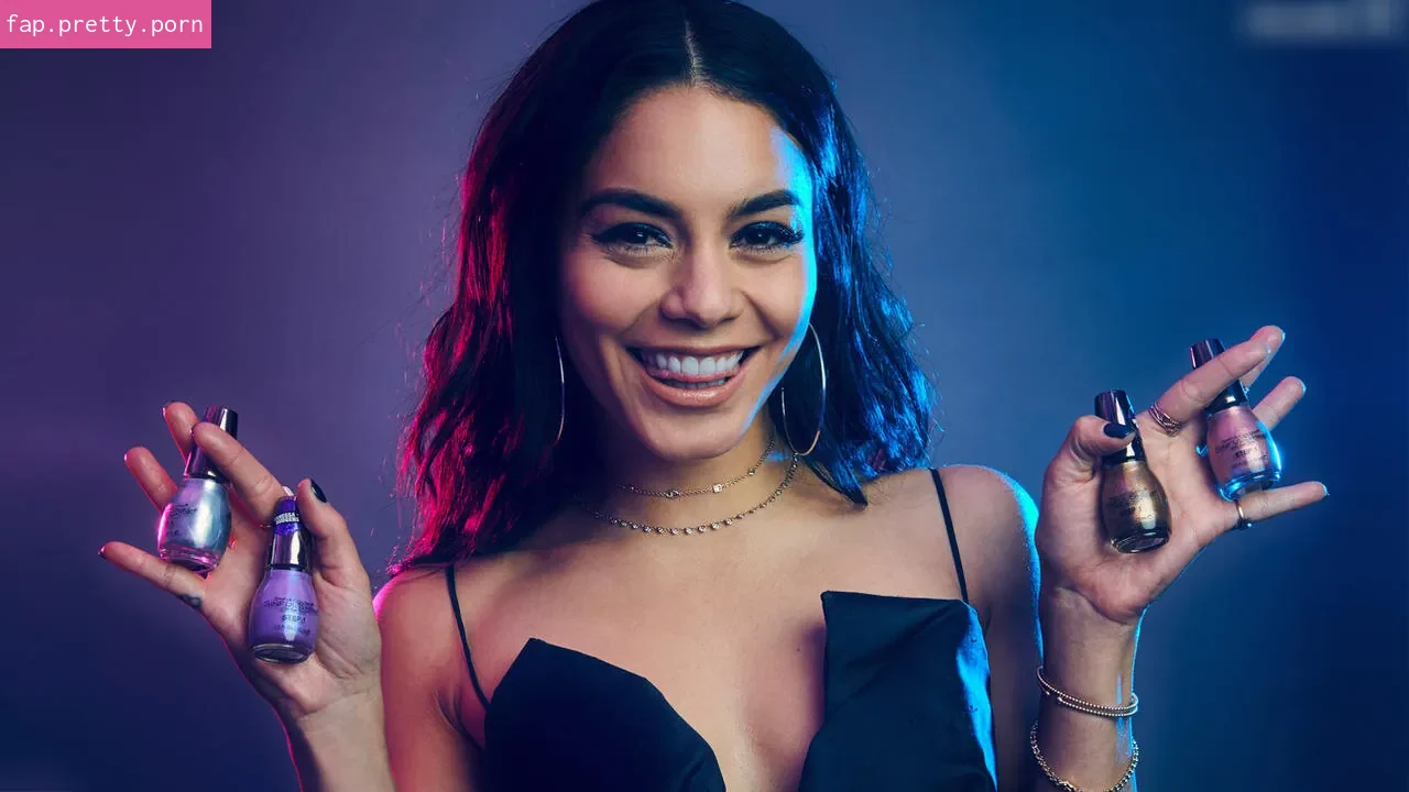 Vanessa Hudgens - Photo #38