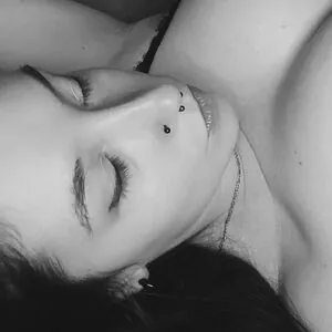 vicki25