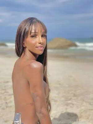 victoriacarolino