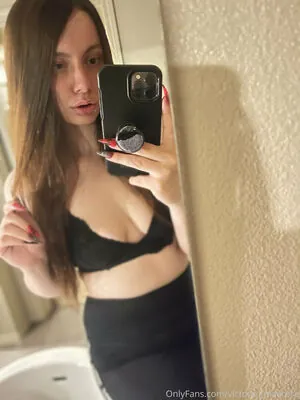 victorialunaarose