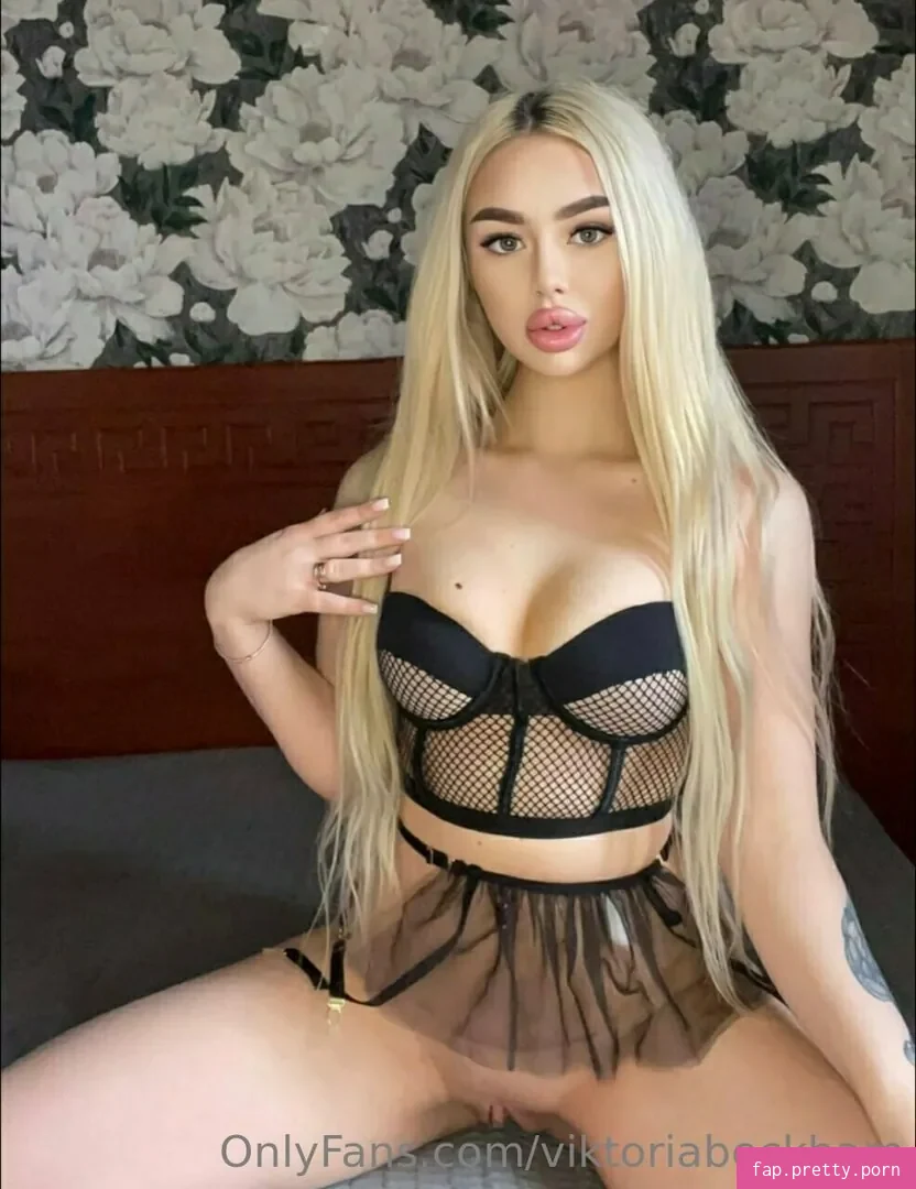viktoriabeckham - Photo #02