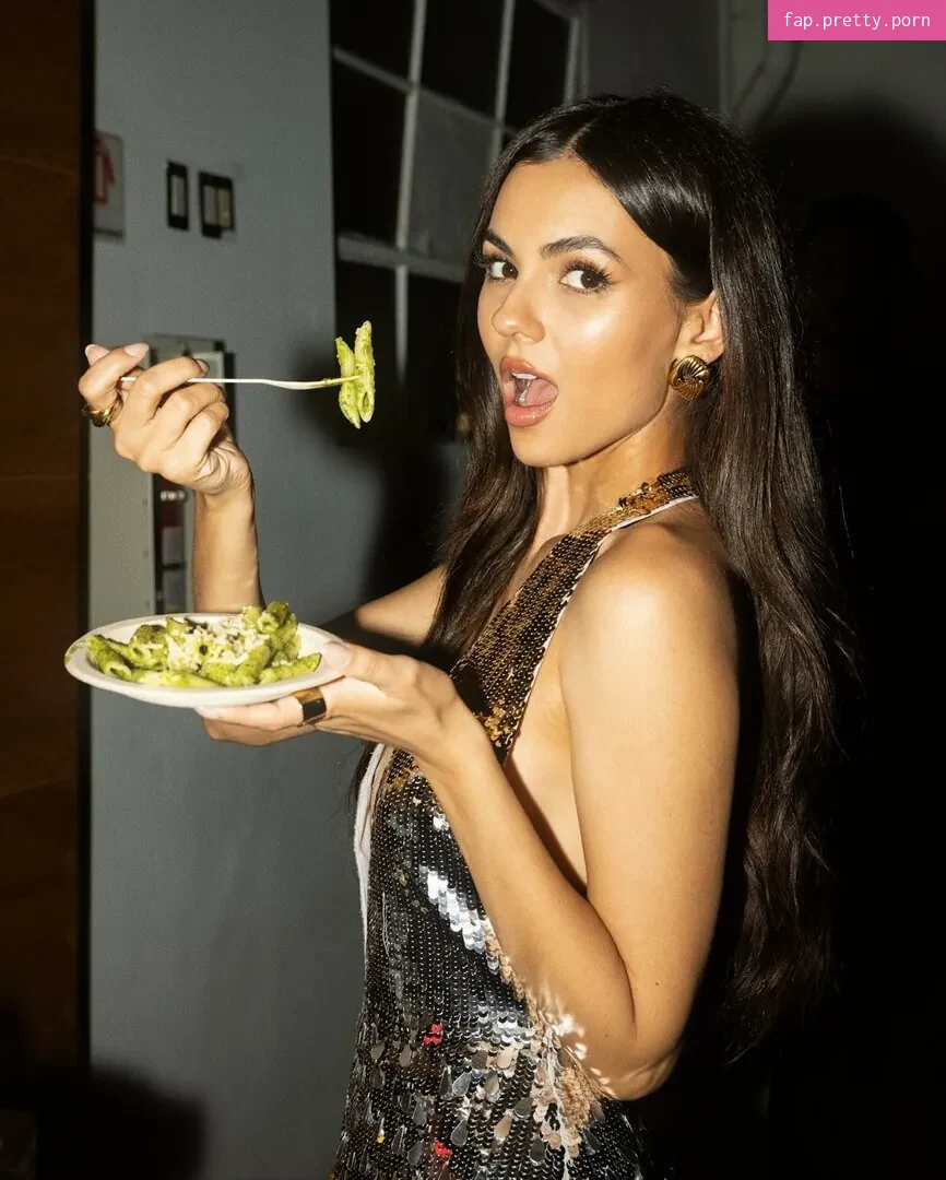 Victoria Justice - Photo #16