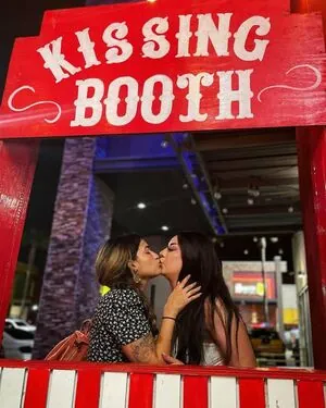 velvet_kitty93_