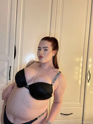 victoria_kellyy